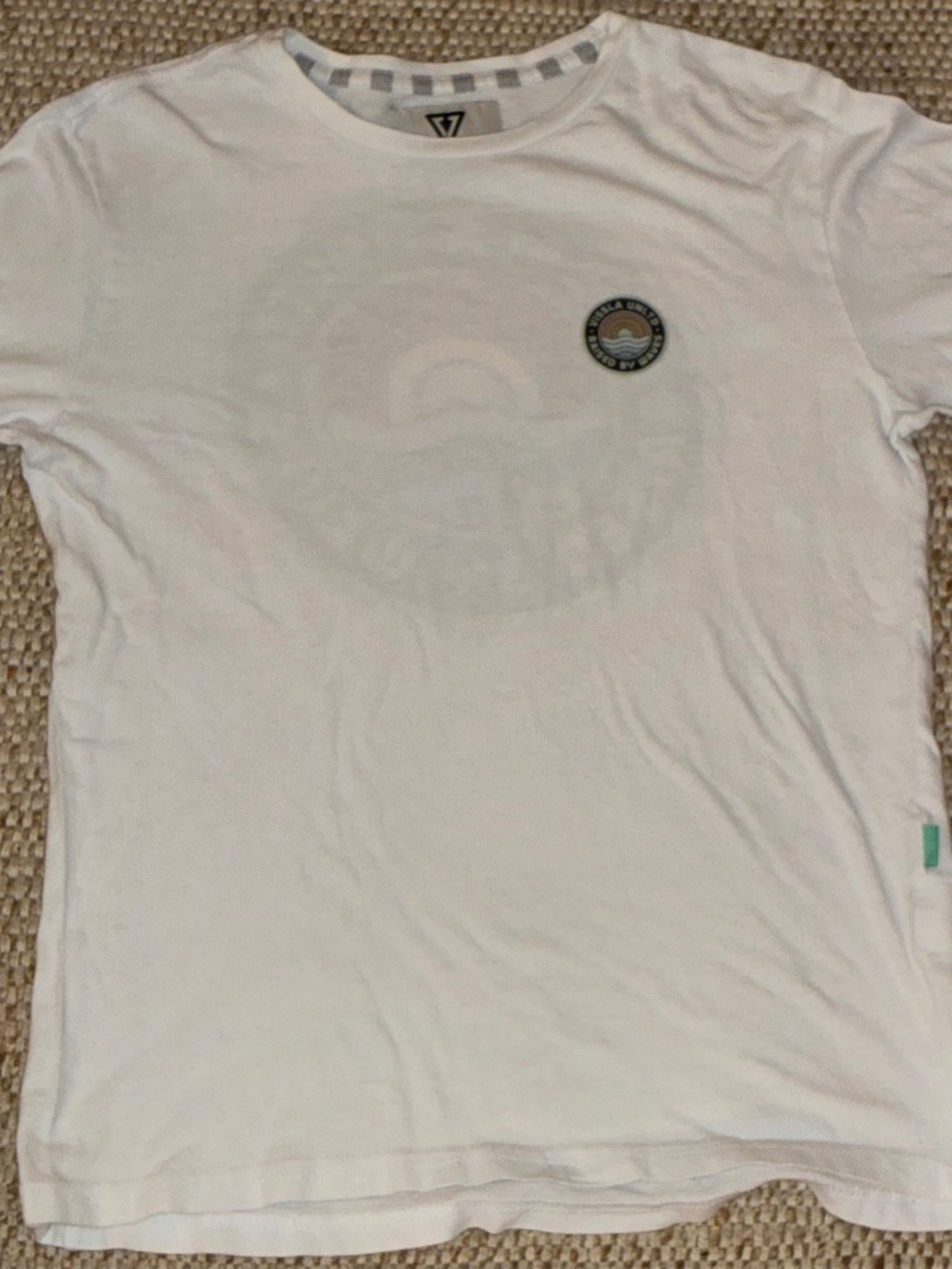 VISSLA Boys White Graphic Tee Large Short Sleeve Shirt Good Condition Surf Skate